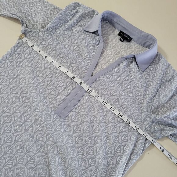 Limited Semi-Sheer Gray Print V-neck 3/4 Sleeve Pullover Blouse - Picture 3 of 12